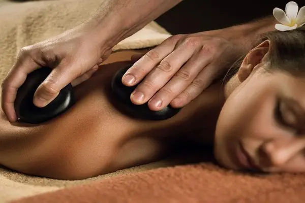 Dịch vụ Massage tận nhà tại quận 3 uy tín, giá rẻ, phục vụ 24/7 của Massage Pro