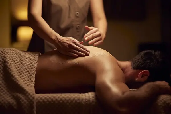 Dịch vụ Massage tận nhà tại quận 3 uy tín, giá rẻ, phục vụ 24/7 của Massage Pro