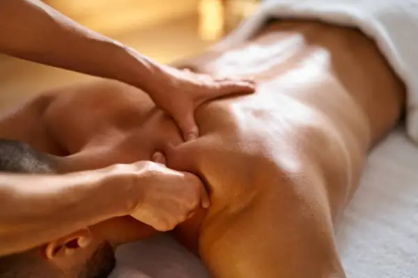 Dịch vụ Mát xa quận Cầu Giấy uy tín, giá rẻ, phục vụ 24/7 của Massage Pro