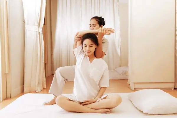 Dịch vụ Massage Thái quận Long Biên giá rẻ, phục vụ tận nơi 24/7 của Massage Pro