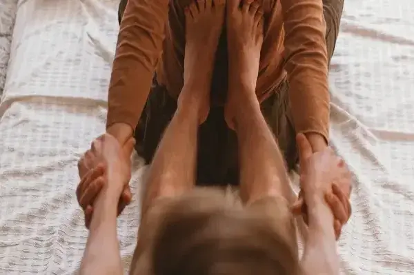 Dịch vụ Massage Thái quận Long Biên giá rẻ, phục vụ tận nơi 24/7 của Massage Pro