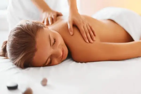 Dịch vụ Massage Thái quận Thanh Xuân giá rẻ, phục vụ tận nơi 24/7 của Massage Pro