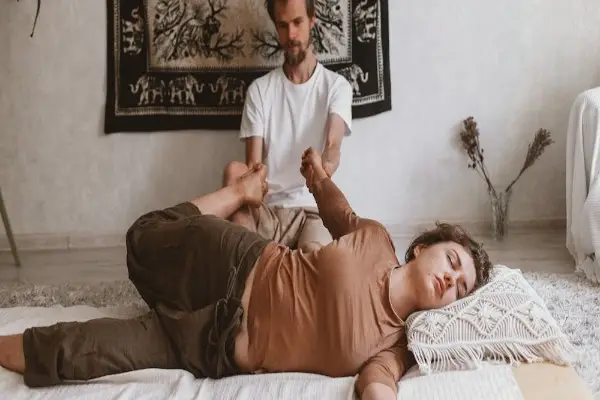 Dịch vụ Massage Thái quận 4 giá rẻ, phục vụ tận nơi 24/7 của Massage Pro
