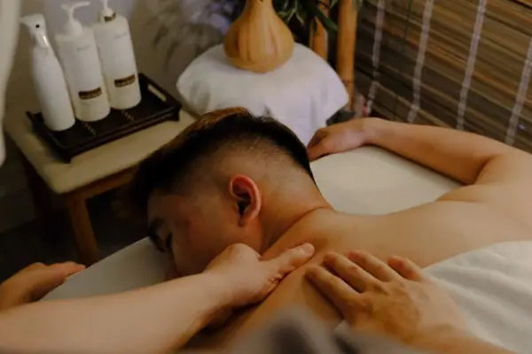 Dịch vụ Massage toàn thân tại Hoàn Kiếm uy tín, giá rẻ, phục vụ 24/7 năm 2026