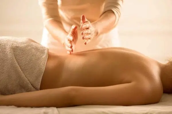 Dịch vụ Massage toàn thân tại quận 4 giá rẻ nhất Tp HCM, phục vụ 24/7 năm 2026 của Massage Pro
