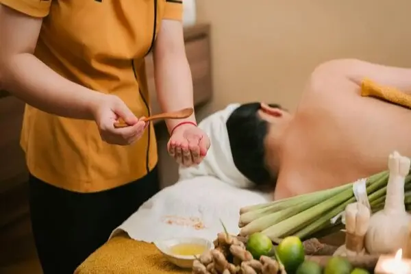 Dịch vụ Massage tận nơi tại Quận 2 giá rẻ nhất TP HCM, phục vụ 24/7 năm 2026 của Massage Pro