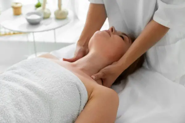 Dịch vụ Massage tận nơi tại Quận 2 giá rẻ nhất TP HCM, phục vụ 24/7 năm 2026 của Massage Pro
