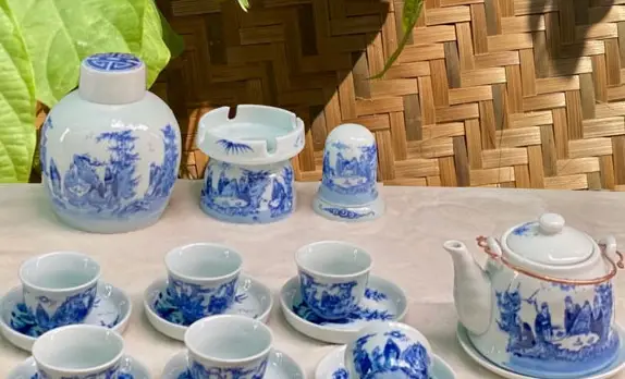 Ấm Chén Bát Tràng - Nghệ Thuật Gốm Sứ Đặc Sắc Cải Tiến Theo Thời Gian