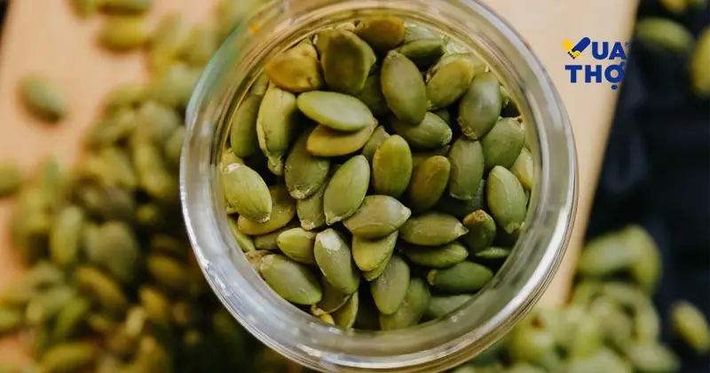 Tổng hợp các loại hạt dinh dưỡng ăn ngày Tết không lo tăng cân như hạnh nhân, hạt dẻ.