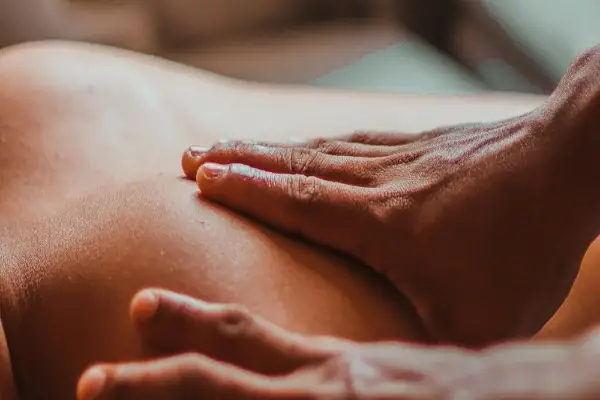 các tiệm massage ở sài gòn có dịch vụ tận nhà - Massage Pro