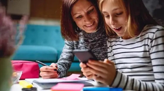 Dạy Con Dùng Điện Thoại An Toàn Hướng Dẫn Toàn Diện Cho Phụ Huynh Trong Thế Giới Số