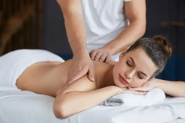 Dịch vụ massage trị liệu tại Bình Tân giá rẻ, phục vụ tận nơi của Massage Pro