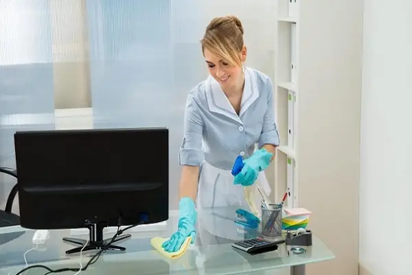 Dịch vụ Vệ sinh làm việc ngày nghỉ phục vụ tất cả các ngày của Linh Anh clean