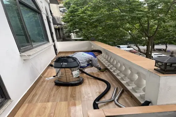 Dịch vụ vệ sinh tòa nhà  giá rẻ, nhanh chóng, cam kết sạch 100%