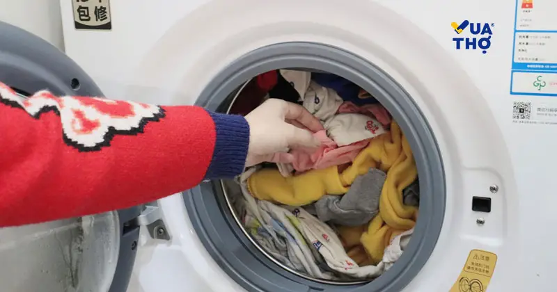 khối lượng đồ giặt quá tải làm máy giặt giặt lâu hơn bình thường