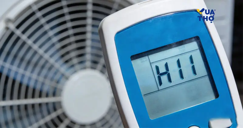 Kiểm tra mã lỗi trước khi tiến hành sửa bo máy lạnh.