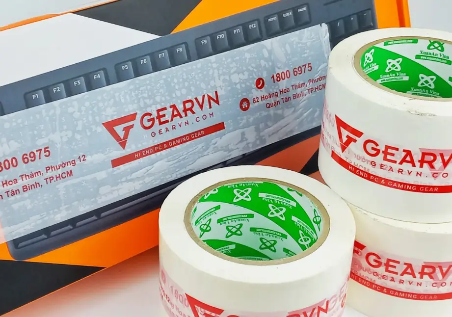 In băng keo logo - Nghệ Thuật Truyền Thông Thương Hiệu Đột Phá Nhờ Công Nghệ In Hiện Đại