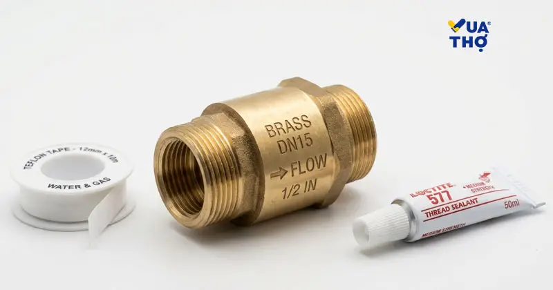 Van một chiều bằng đồng thau &Oslash;21mm dùng cho bình nóng lạnh, kèm băng keo lụa Teflon