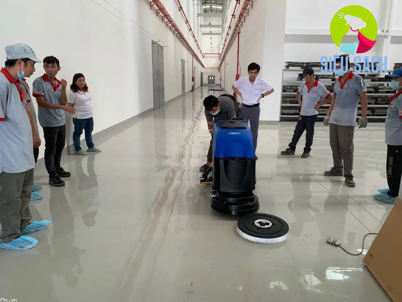 Khái quát về máy lau sàn công nghiệp và những điều cần biết 5 Vai trò và công dụng của máy lau sàn công nghiệp