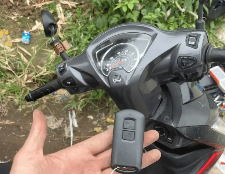 Làm chìa khóa xe máy smartkey – Giải pháp hiện đại bảo vệ phương tiện của bạn