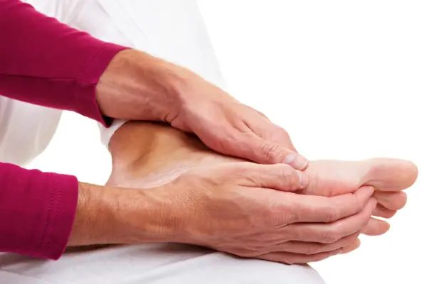 Massage-Pro chia sẻ 5 mẹo chữa tê bì chân tay không phải ai cũng biết