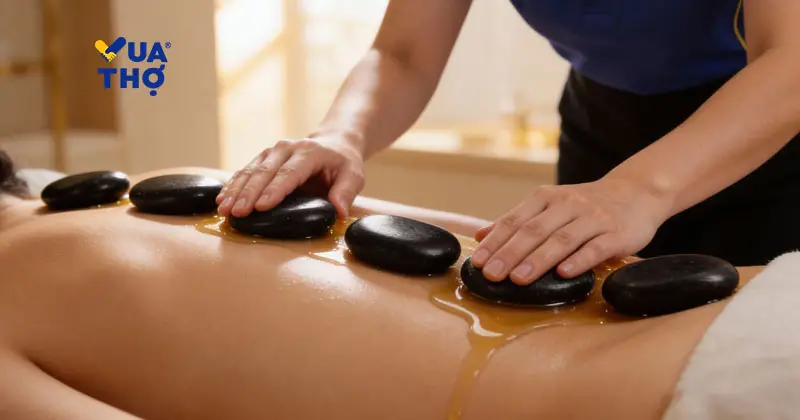 massage tại nh&agrave; bằng đ&aacute; n&oacute;ng