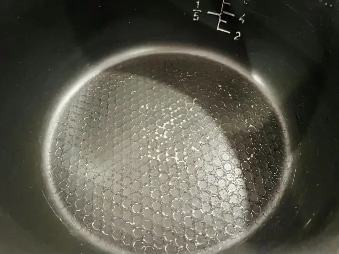 Nồi cơm lòng sứ dưỡng sinh Mishio Nồi cơm lòng sứ dưỡng sinh Mishio