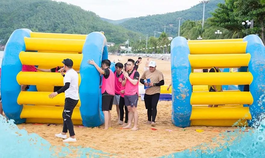 Tổ chức team building bãi biển