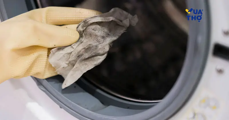 vệ sinh thủ c&ocirc;ng m&aacute;y giặt lồng ngang